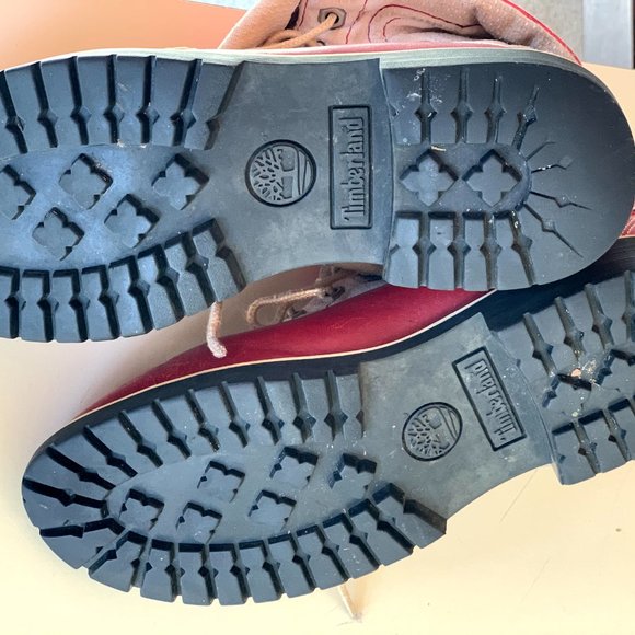 Red and White Timberlands - Picture 11 of 11